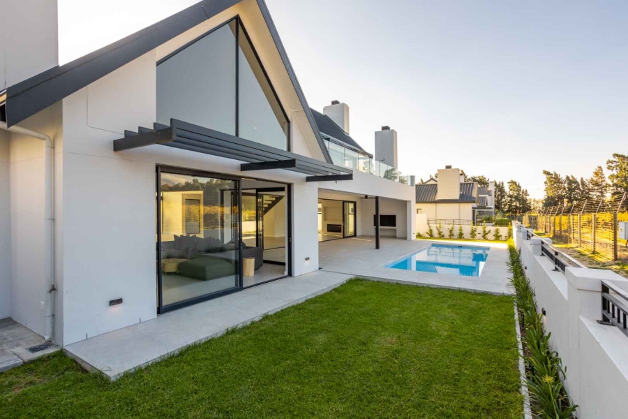 5 Bedroom Property for Sale in Val De Vie Estate Western Cape